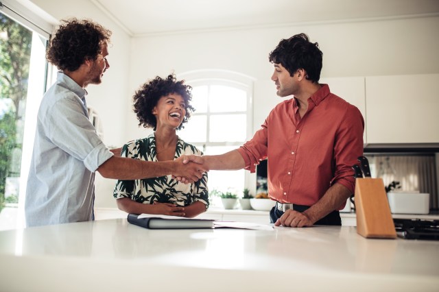 Why You Should Consider Hiring a Real Estate Agent: Exploring the Benefits