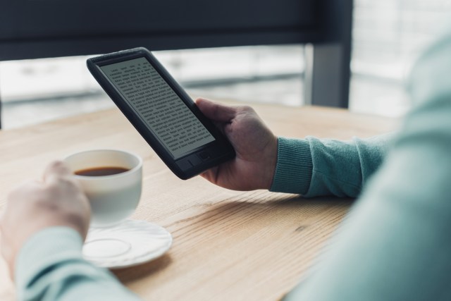 The Ultimate Guide: Top 5 E-Readers Review for Book Lovers